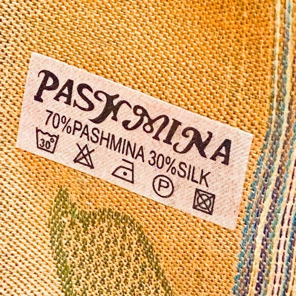 🌟HP🌟NWOT Green, Orange & Yellow Silk & Wool Pashmina Wrap OSFM - Picture 7 of 10